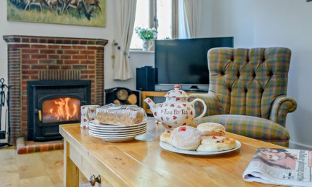 4 Bed in Lymington 3