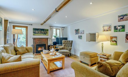 4 Bed in Lymington 1