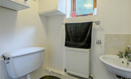 4 Bed in Lymington 9