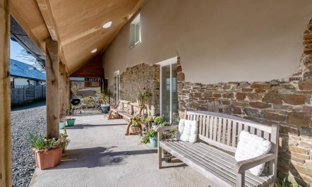 4 Bed in Holsworthy 4