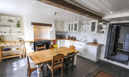 4 Bed in Machynlleth 8