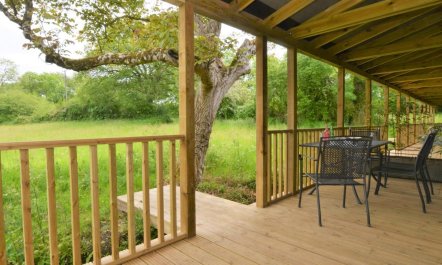 2 Bed in Sherborne 1