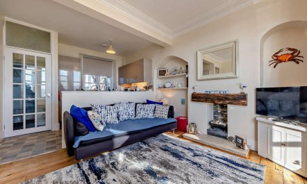 2 Bed in Aberdovey 0