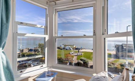 2 Bed in Aberdyfi 3