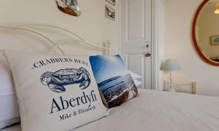 2 Bed in Aberdyfi 9