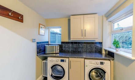 2 Bed in High Peak 8