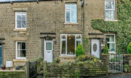 2 Bed in High Peak 9