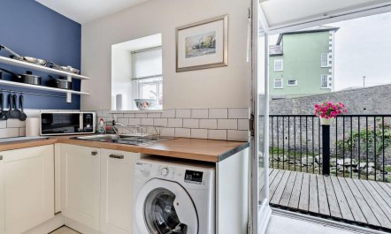 1 Bed in Aberaeron 2