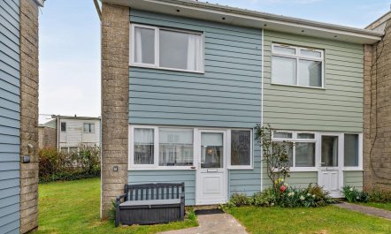 2 Bed in Freshwater East 7