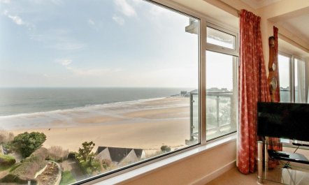2 Bed in Tenby