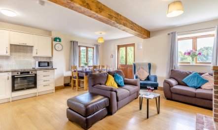 3 Bed in Bridport 5