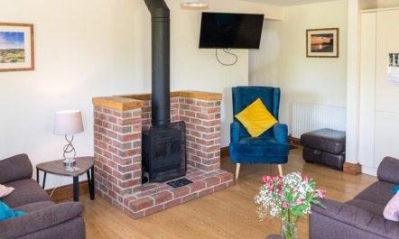 3 Bed in Whitchurch Canonicorum 2