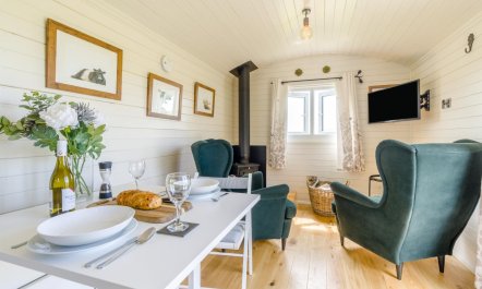 1 Bed in Knighton 1