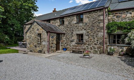 4 Bed in Coverack 2