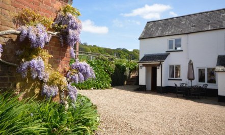 2 Bed in Sidmouth 1