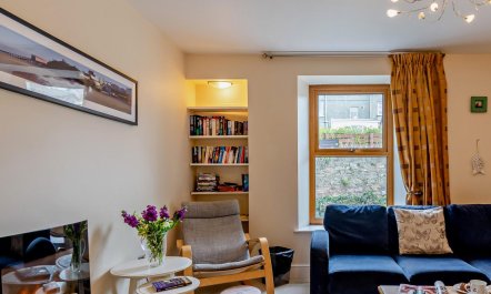 3 Bed in Tenby 1