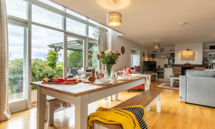 4 Bed in East Cowes 5