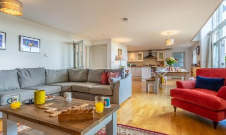 4 Bed in East Cowes 8