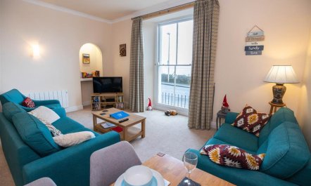 2 Bed in Tenby