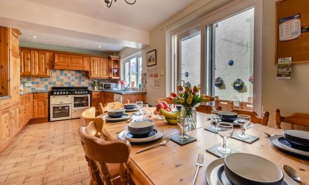 6 Bed in Tenby 4