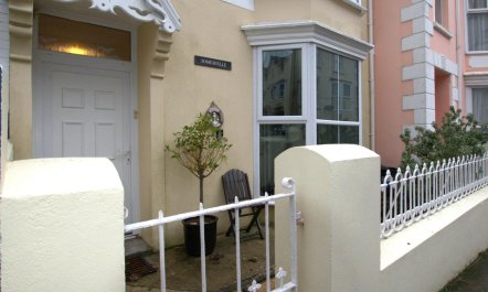 6 Bed in Tenby