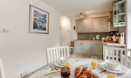 2 Bed in Ilfracombe 1