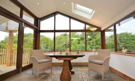 2 Bed in Haverfordwest 1