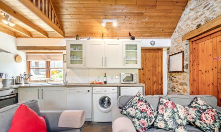 2 Bed in Haverfordwest 1