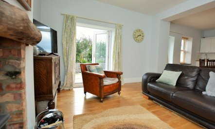 2 Bed in Penmaenmawr 1