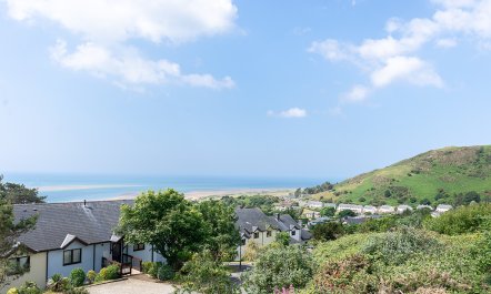 2 Bed in Aberdyfi 1