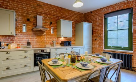 3 Bed in Freshwater 4