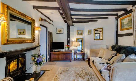 2 Bed in Stratford -upon- Avon 1