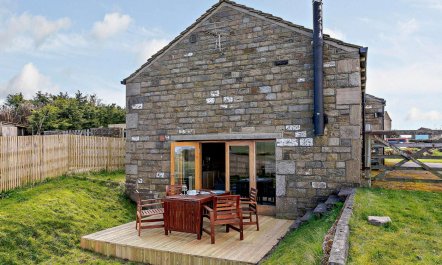 2 Bed in Holmfirth 1