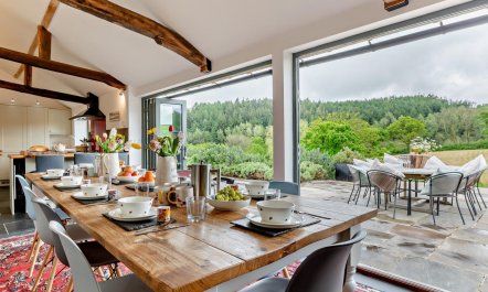 5 Bed in Dulverton 2