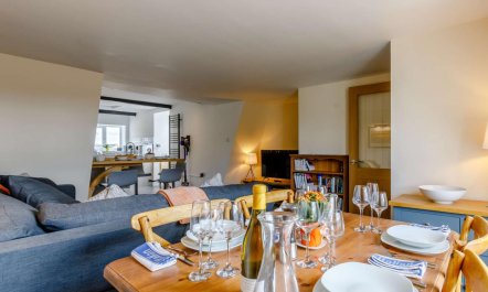 2 Bed in Cheltenham 1