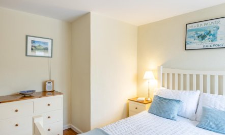 2 Bed in Bridport 8