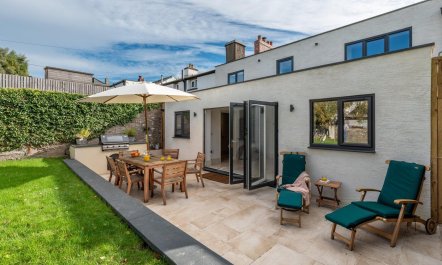 4 Bed in Crickhowell 1