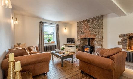 4 Bed in Crickhowell 4