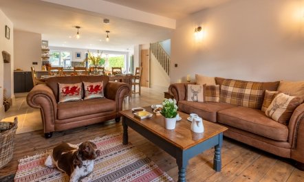 4 Bed in Crickhowell 3