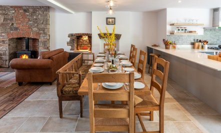 4 Bed in Crickhowell 9