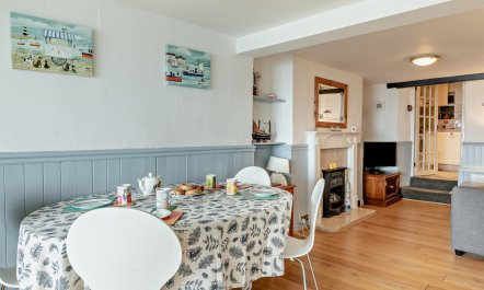 2 Bed in Brixham 4