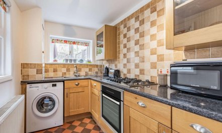 2 Bed in Eastbourne 4