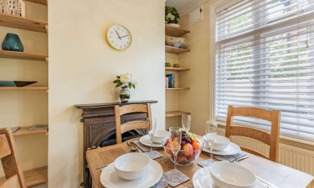 2 Bed in Eastbourne 2