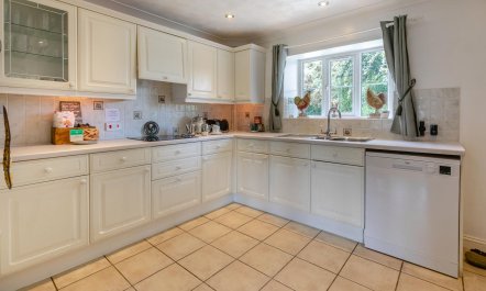 3 Bed in Holsworthy 2
