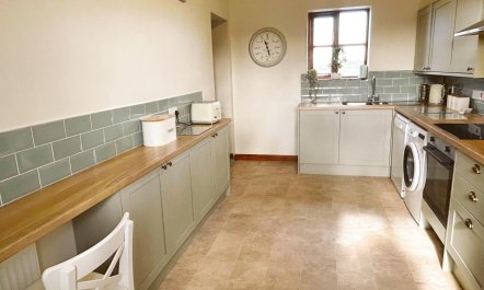 4 Bed in Holsworthy 6