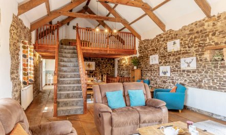 4 Bed in Holsworthy 0