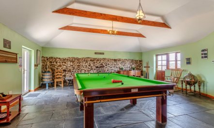4 Bed in Holsworthy 1