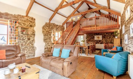4 Bed in Holsworthy 8