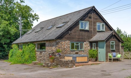 6 Bed in Honiton