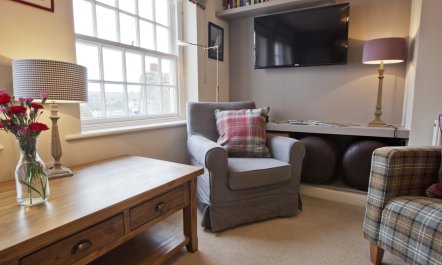 2 Bed in Whitby 1